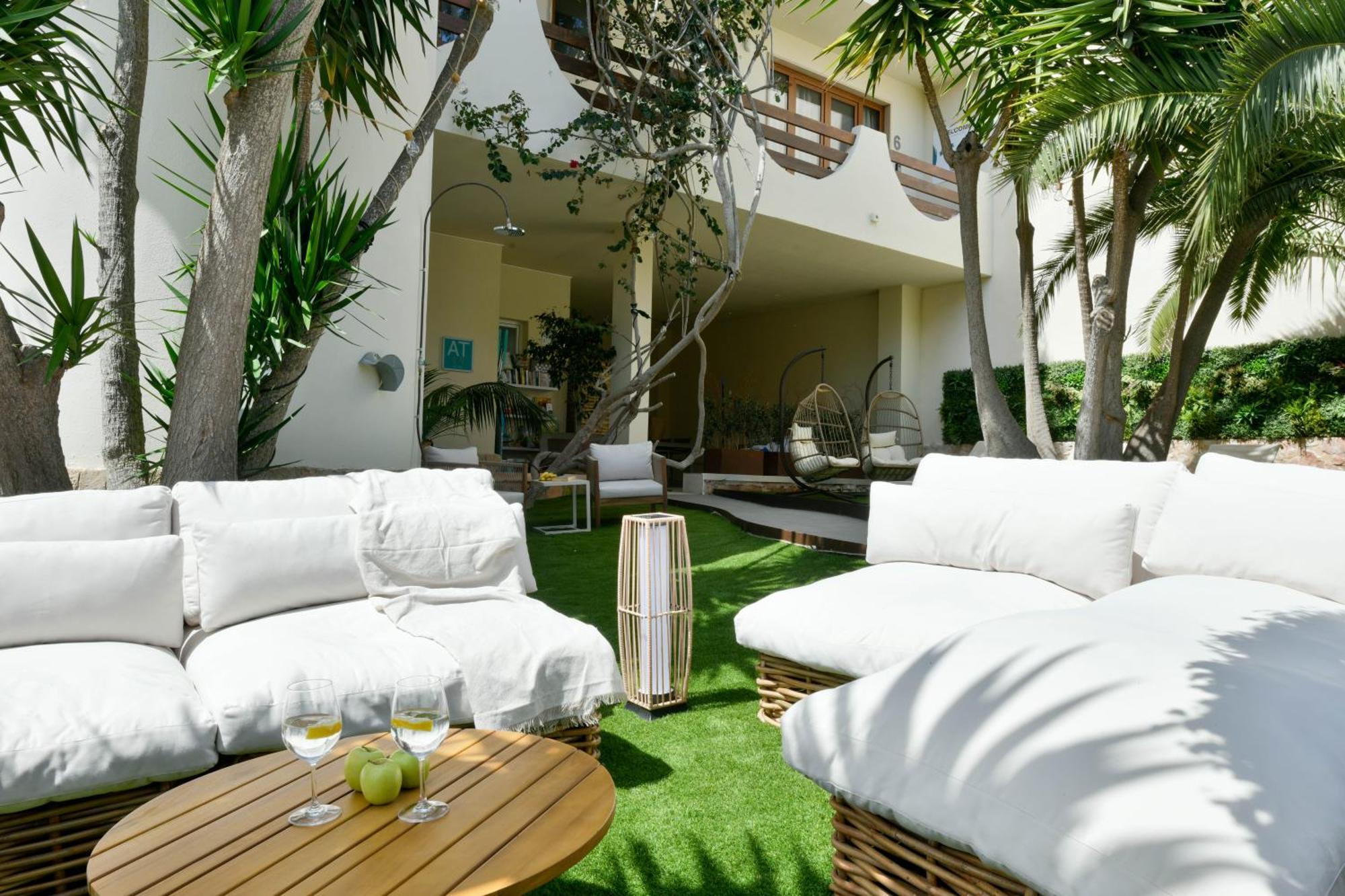 Apartamentos Estanques كولونيا سانت خورذي المظهر الخارجي الصورة