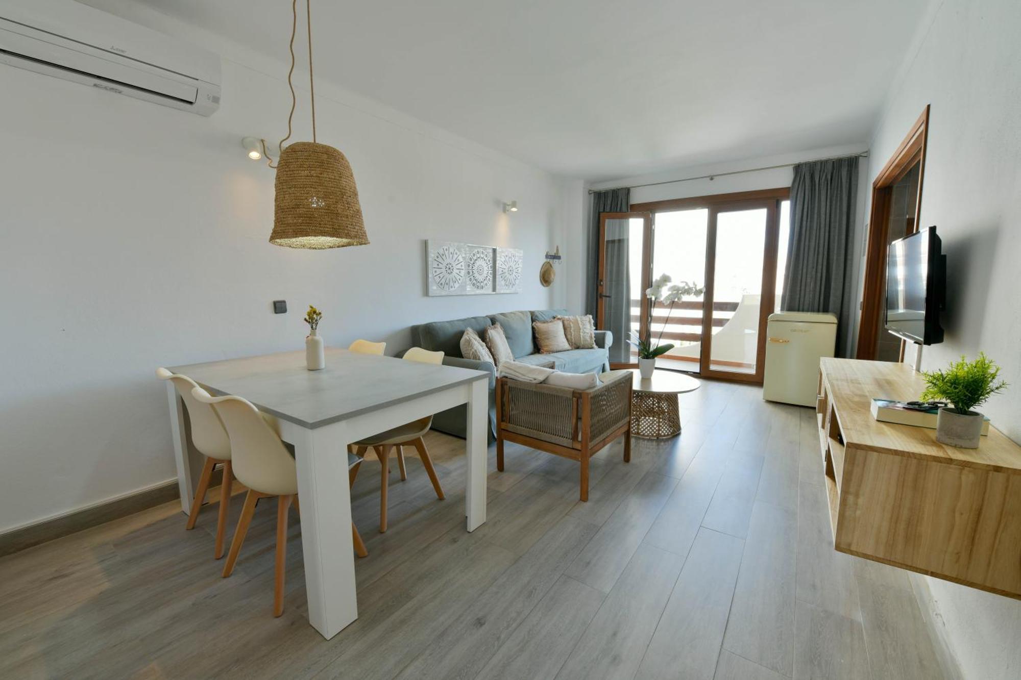 Apartamentos Estanques كولونيا سانت خورذي المظهر الخارجي الصورة