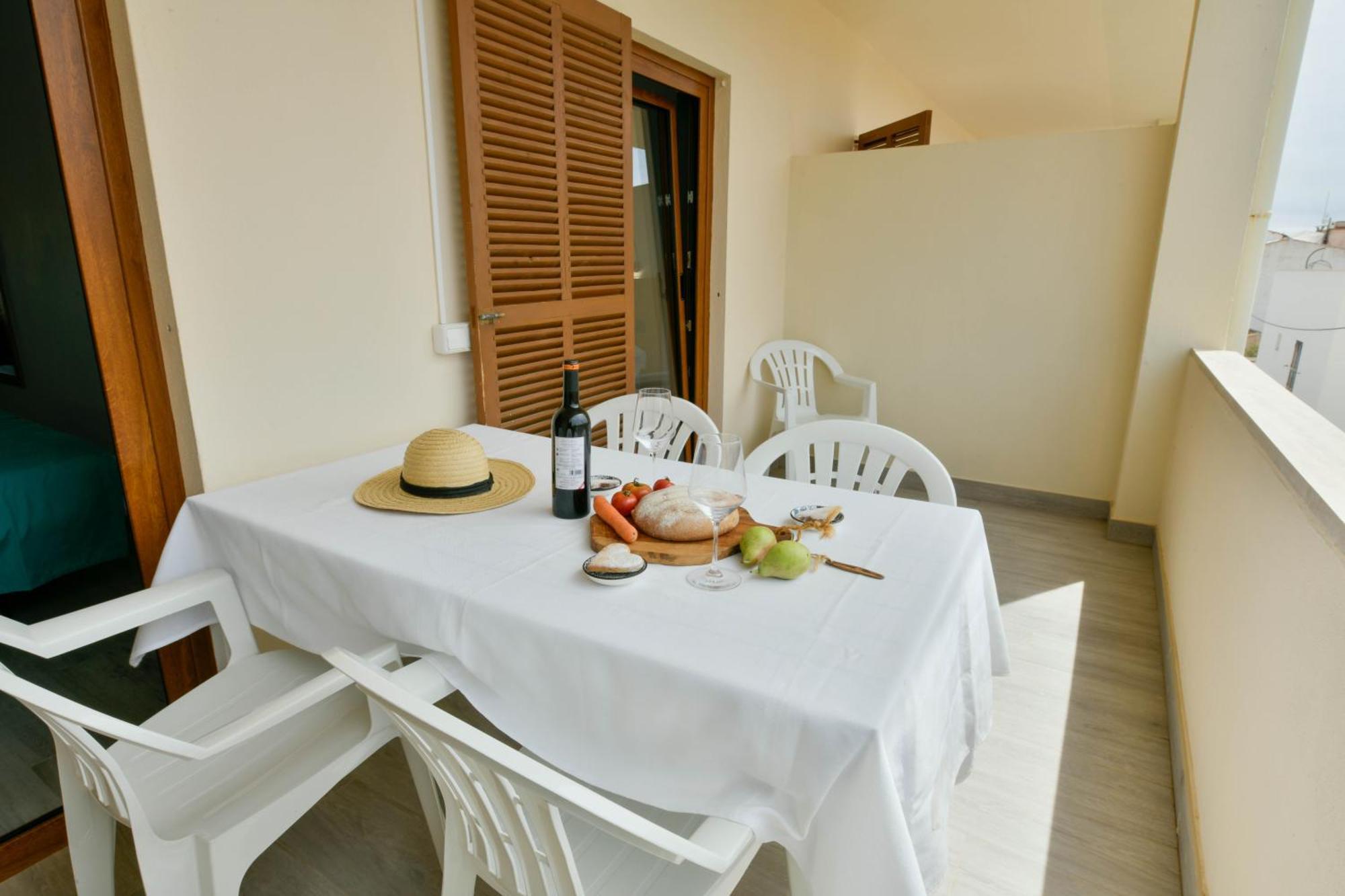 Apartamentos Estanques كولونيا سانت خورذي المظهر الخارجي الصورة