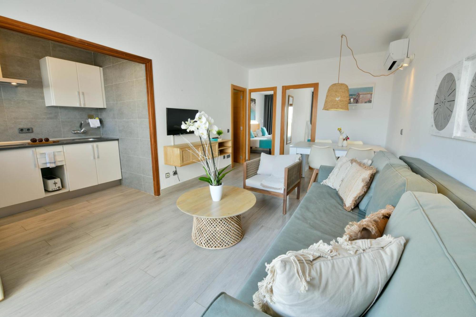 Apartamentos Estanques كولونيا سانت خورذي المظهر الخارجي الصورة