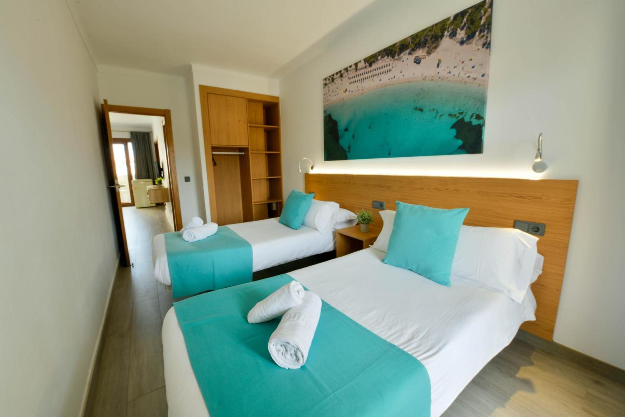Apartamentos Estanques كولونيا سانت خورذي المظهر الخارجي الصورة