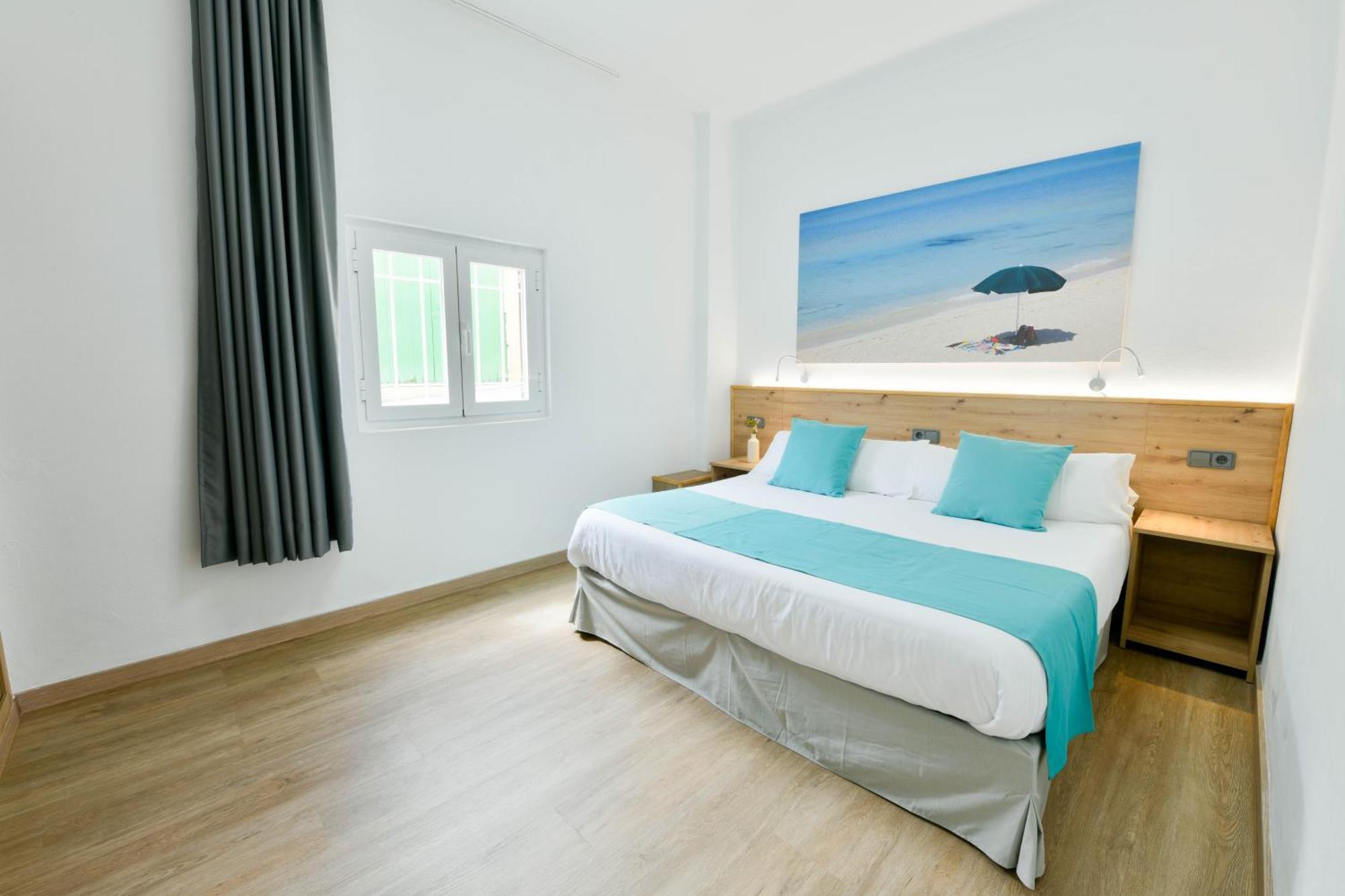 Apartamentos Estanques كولونيا سانت خورذي المظهر الخارجي الصورة