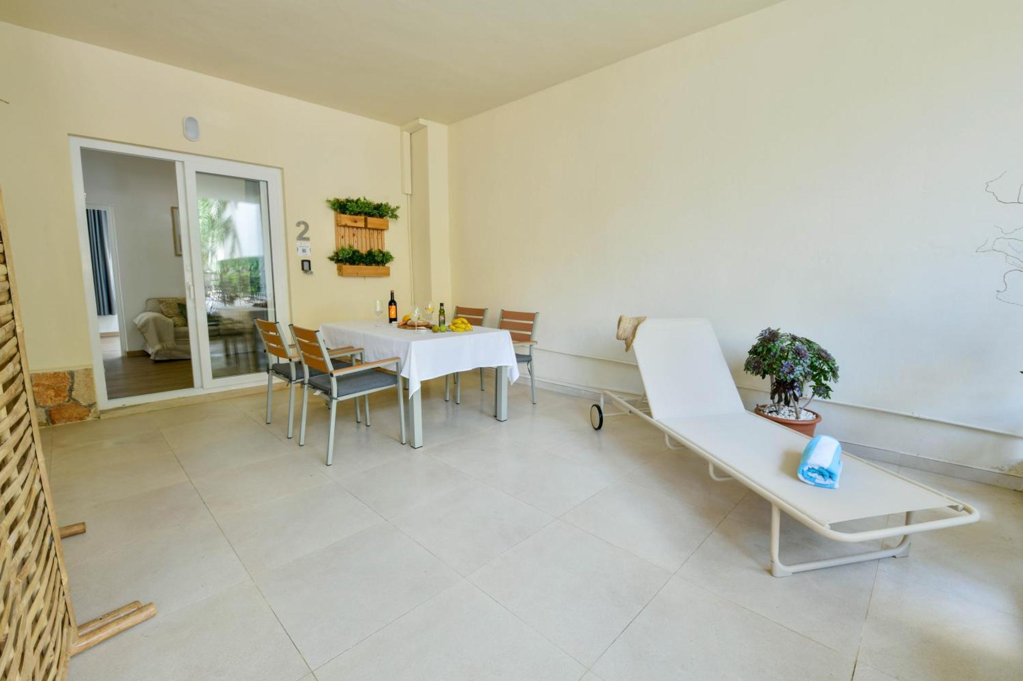 Apartamentos Estanques كولونيا سانت خورذي المظهر الخارجي الصورة