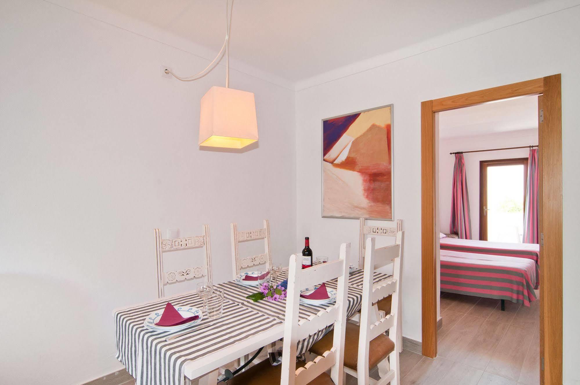 Apartamentos Estanques كولونيا سانت خورذي المظهر الخارجي الصورة
