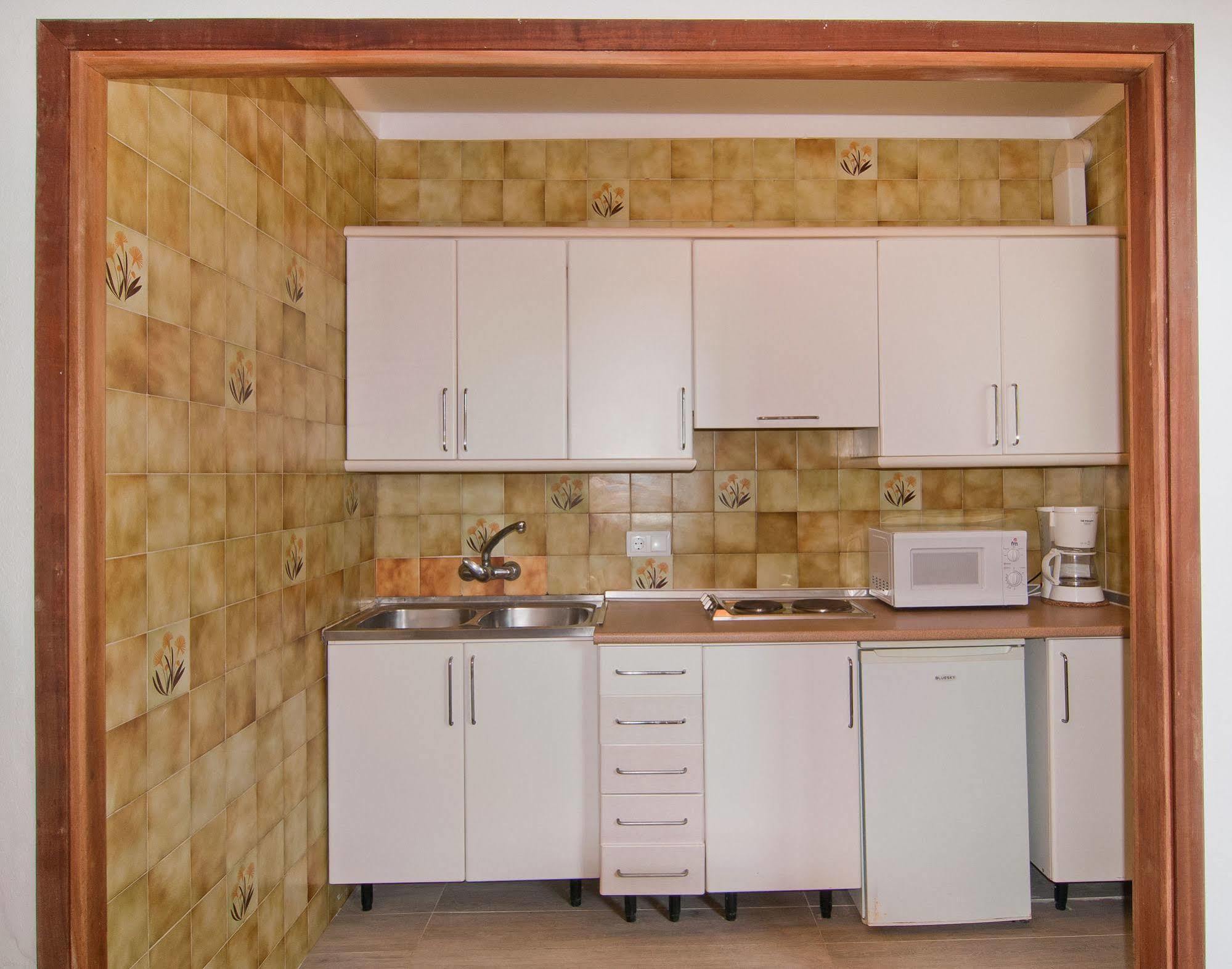 Apartamentos Estanques كولونيا سانت خورذي المظهر الخارجي الصورة